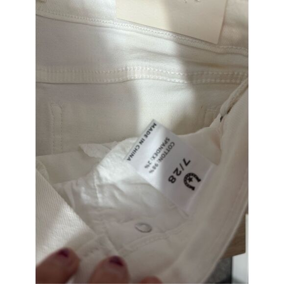 Austin landing white HIGH RISE SHORT - Picture 3 of 8